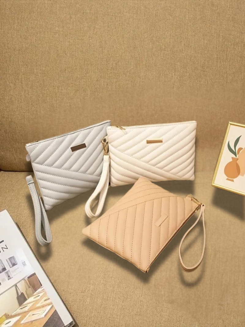 Nakışlı Desenli Ayarlanabilir Kayışlı Büyük Kapasiteli Zarif Kadın El Çantası