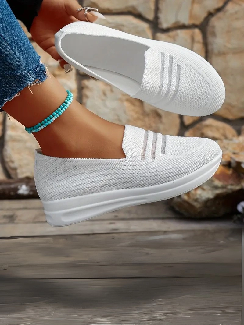 Yuvarlak Burunlu Bağcıksız Rahat Beyaz Kadın Ayakkabı
