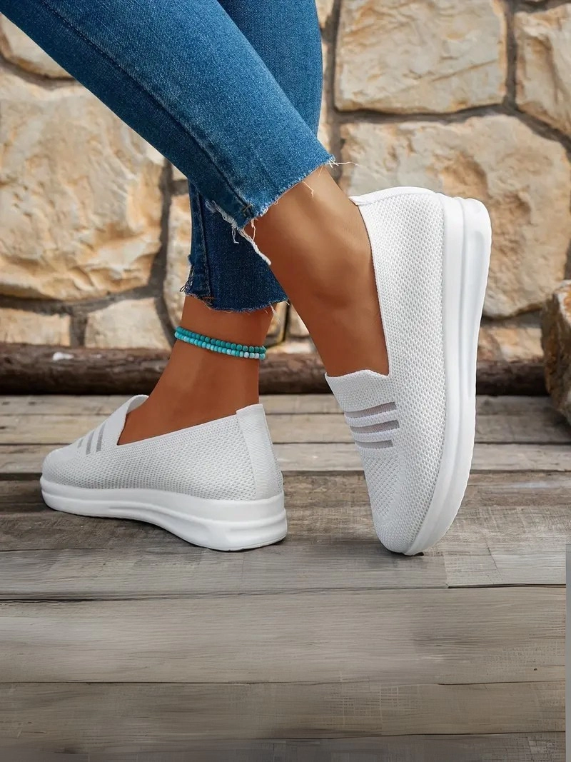 Yuvarlak Burunlu Bağcıksız Rahat Beyaz Kadın Ayakkabı