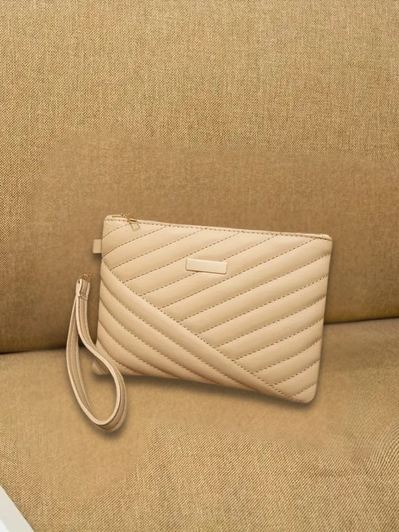 Nakışlı Desenli Ayarlanabilir Kayışlı Büyük Kapasiteli Zarif Kadın El Çantası