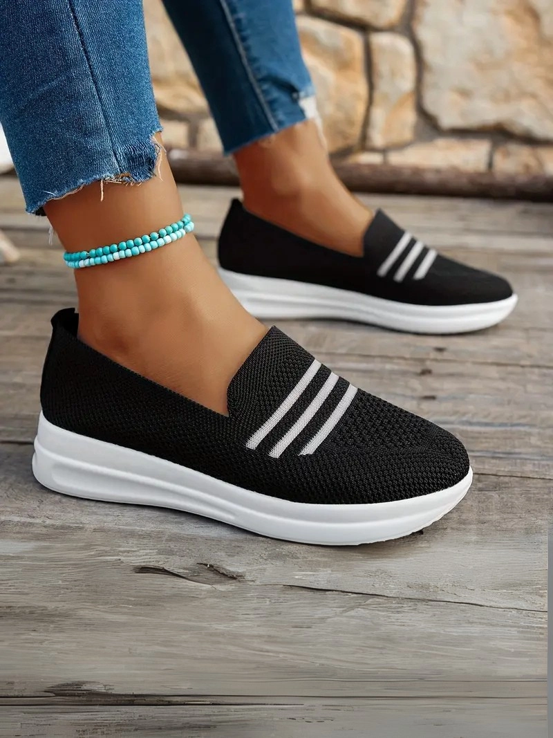 Yuvarlak Burunlu Bağcıksız Rahat Siyah Kadın Ayakkabı