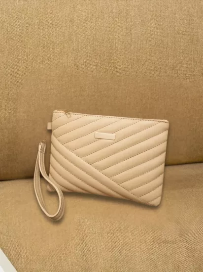 Nakışlı Desenli Ayarlanabilir Kayışlı Büyük Kapasiteli Zarif Kadın El Çantası